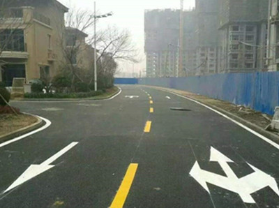 如东别墅区道路画箭头线