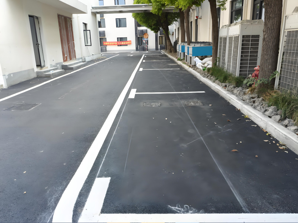 如东园区道路画车位线